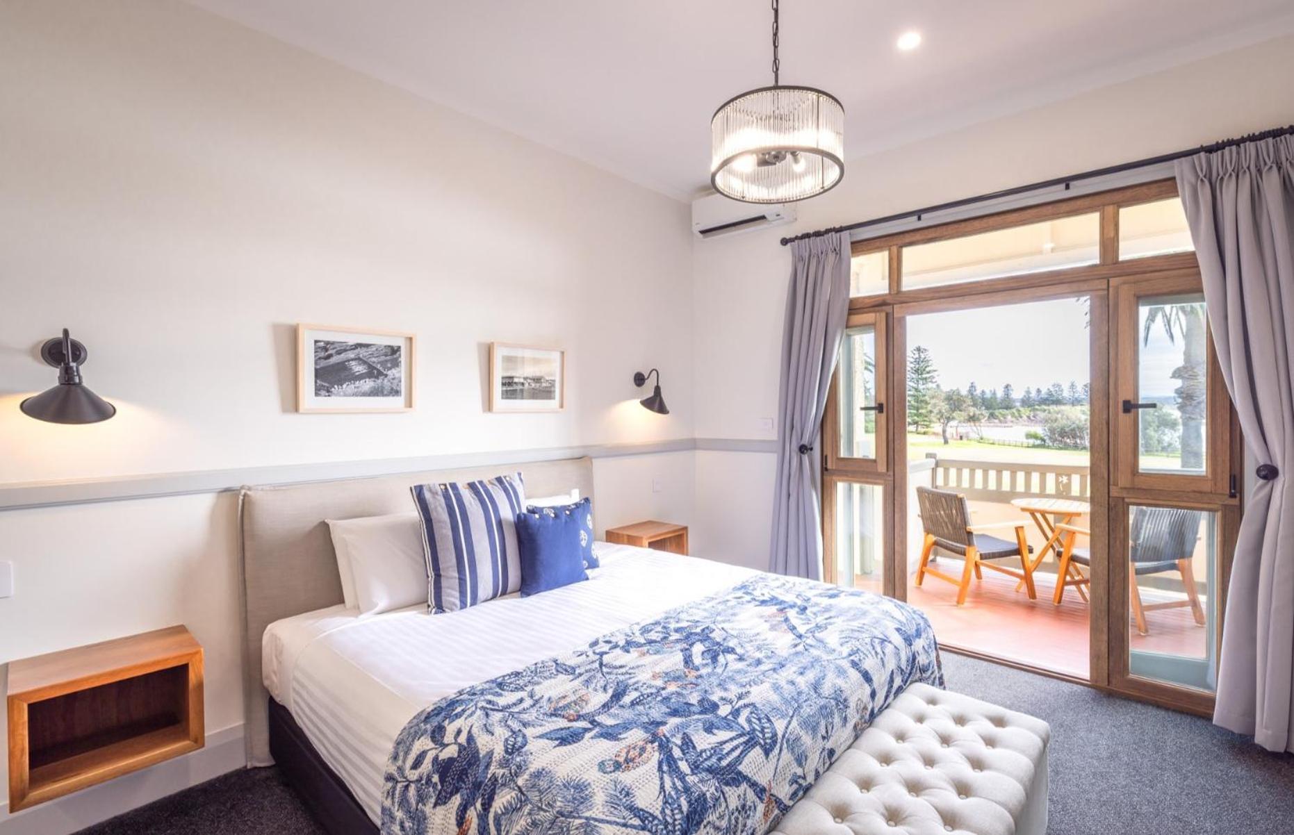 Bermagui Beach Hotel Экстерьер фото