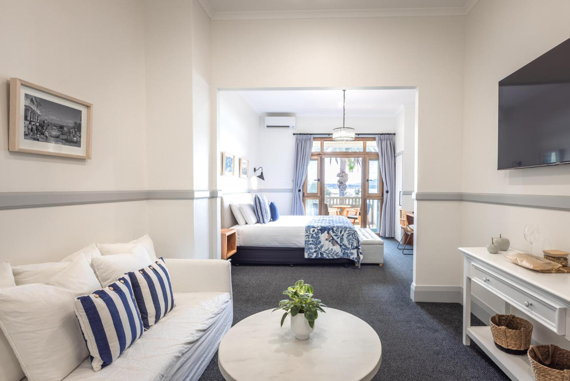 Bermagui Beach Hotel Экстерьер фото