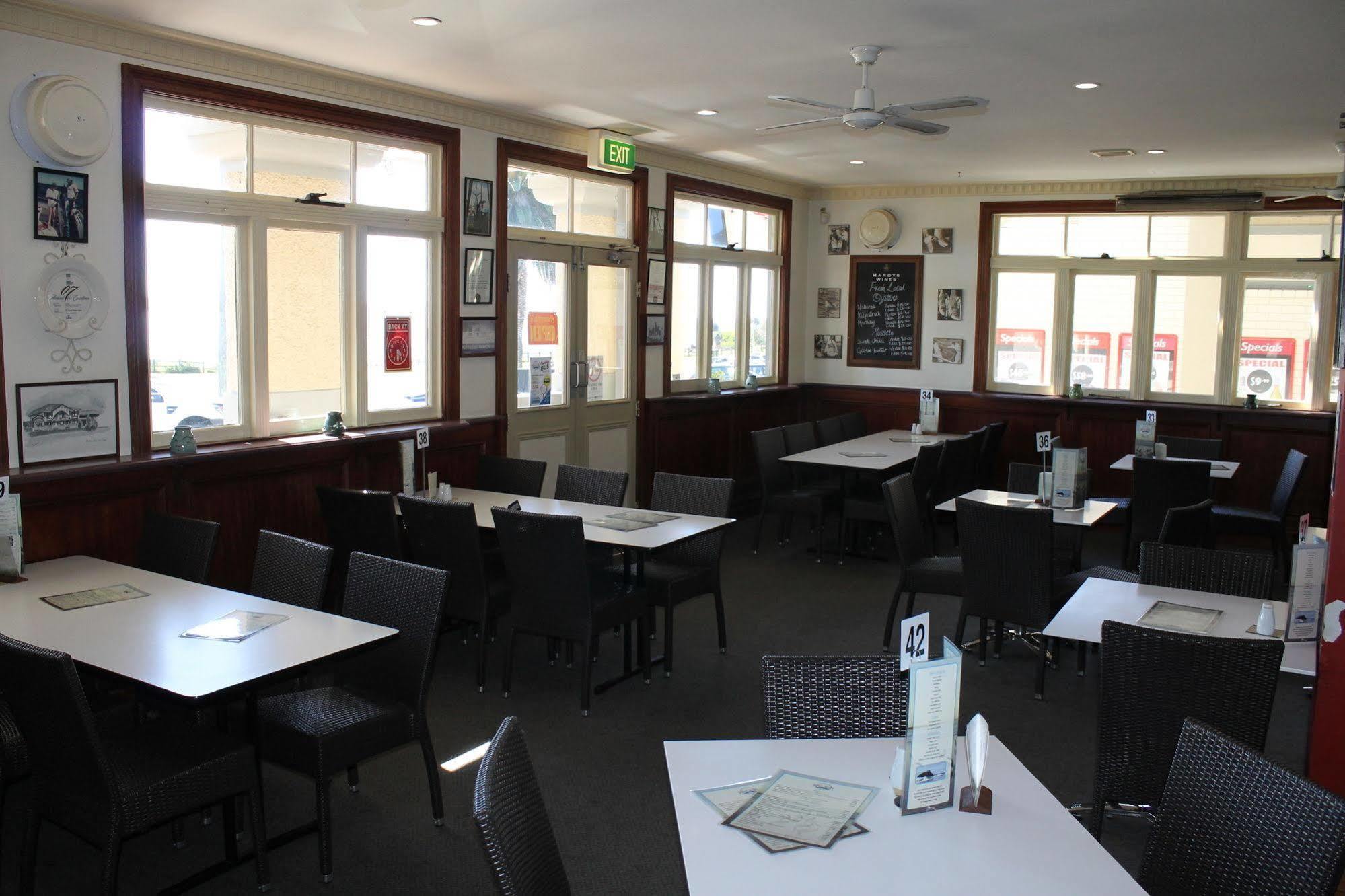 Bermagui Beach Hotel Экстерьер фото