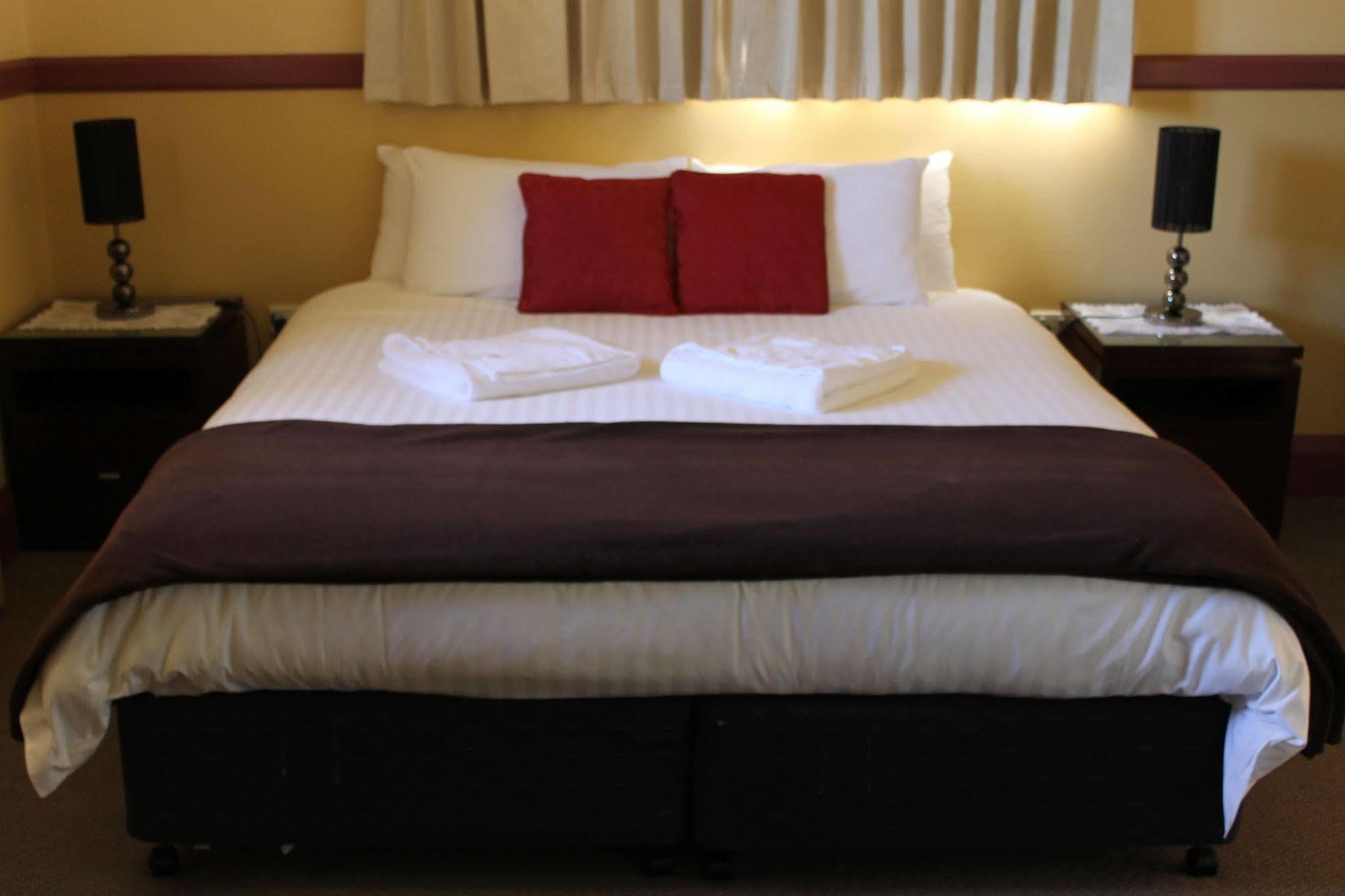 Bermagui Beach Hotel Экстерьер фото
